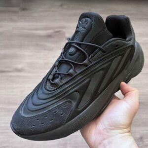 SOLD - Adidas original Ozelia men shoes size 9
